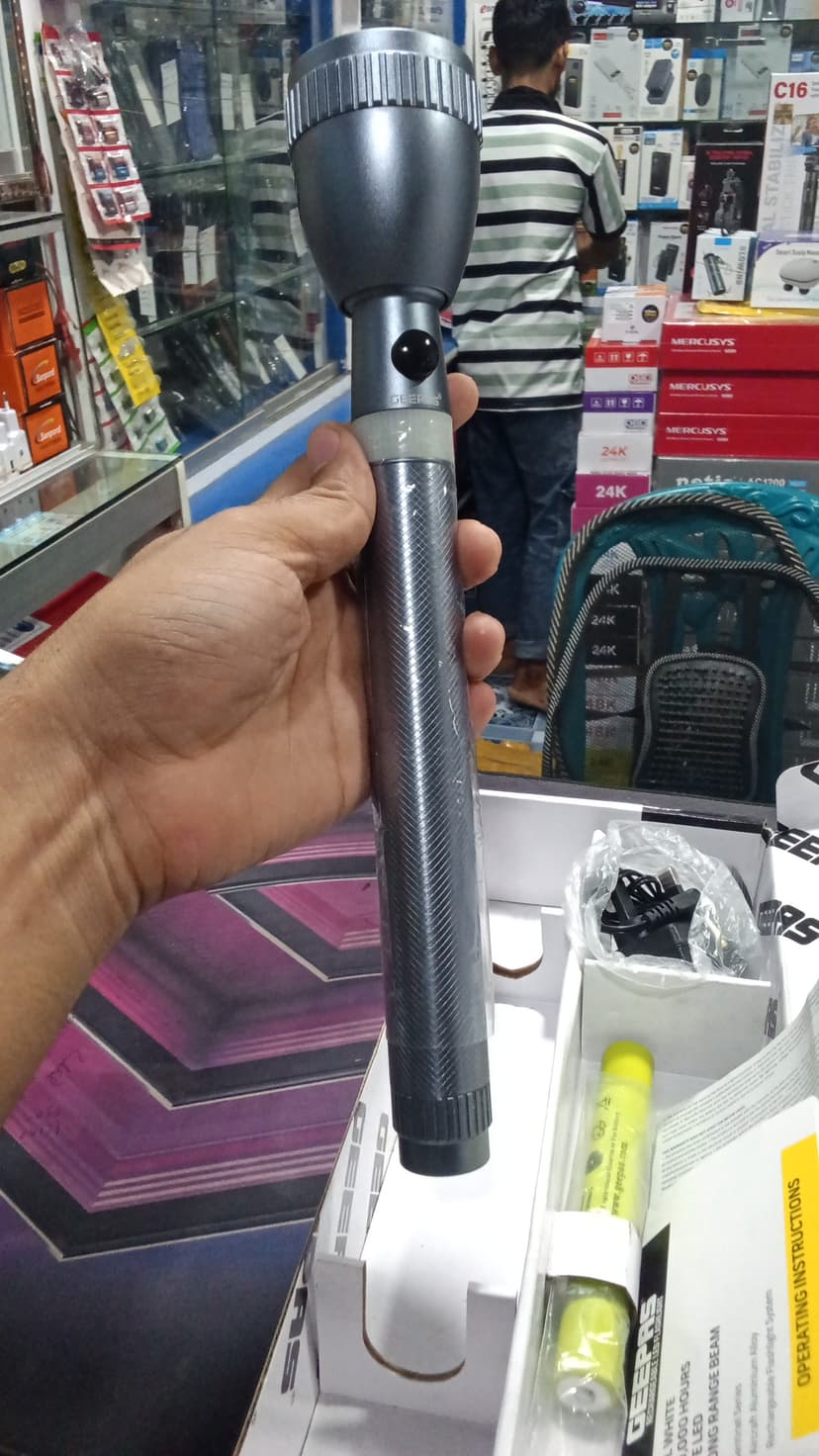 Geepas Rechargeable LED Flashlight (GFL3803N)